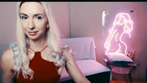 Snapshot of cute_smile_shy chatting on September 13, 5:37 pm cute_smile_shy online show from September 13, 5:37 pm