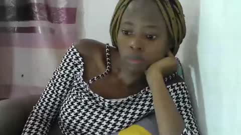 cute_sonny online show from February 23, 11:44 am