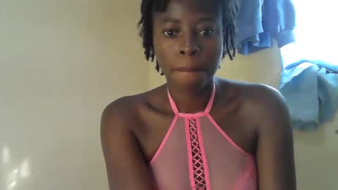 cute_sonny online show from June 1, 5:20 am