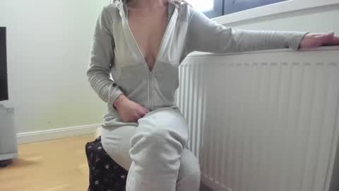 Anne-Marie  online show from March 3, 7:32 am