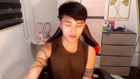 Steph online show from April 8, 11:30 pm