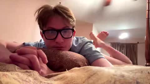 cuteboii29 online show from December 5, 5:39 am