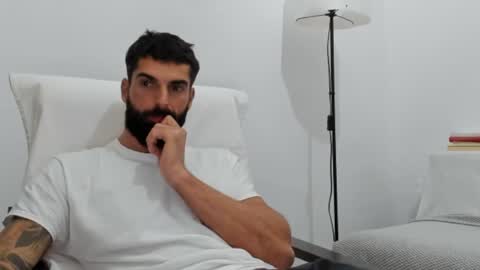 cuteeboy online show from October 21, 4:32 pm