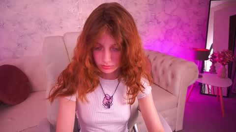 Snapshot of cuteefoxy chatting on October 18, 6:39 am Foxy online show from October 18, 6:39 am