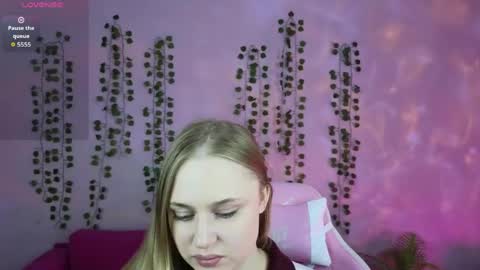 Amyy online show from May 17, 1:15 am
