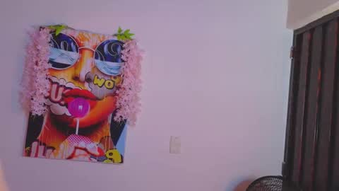 cuteflame_ online show from March 4, 11:35 pm