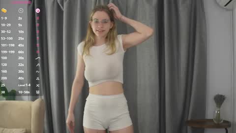 Melisa online show from April 8, 8:45 pm