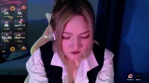 Snapshot of cutepie33 chatting on October 12, 5:33 am cutepie33 online show from October 12, 5:33 am