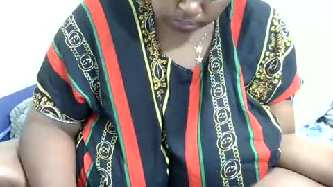 cutermilly online show from November 16, 8:33 pm