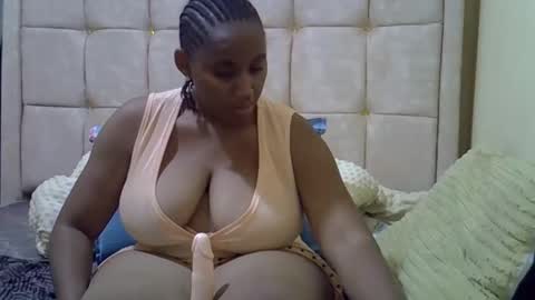 cutestebony1 online show from September 15, 9:38 pm