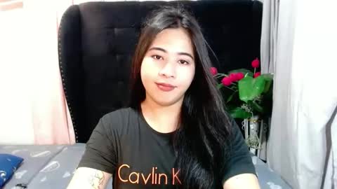 cute online show from January 8, 5:13 am