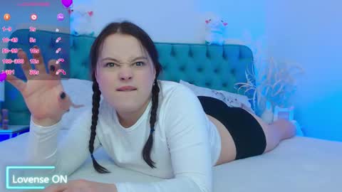 Snapshot of cutie__cutiee_ chatting on October 9, 9:42 pm Nika  online show from October 9, 9:42 pm