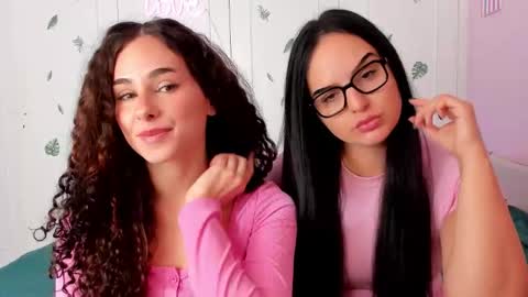 Nicole and Hanna online show from February 18, 8:36 am