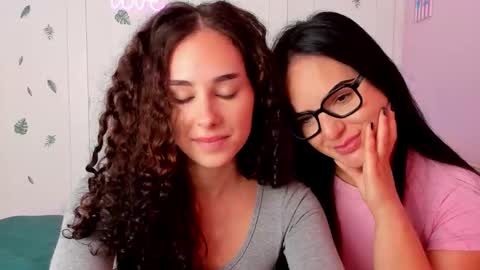 Nicole and Hanna online show from February 19, 8:46 am