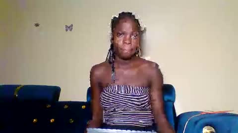 cutieplush online show from April 23, 7:04 pm