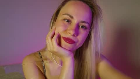 cutie_xoxo_ online show from May 28, 7:12 pm