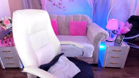 Alice online show from March 4, 1:59 pm