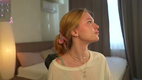 EMILY online show from November 19, 11:09 am