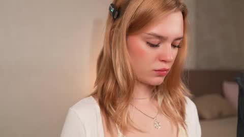 EMILY online show from October 5, 3:19 pm