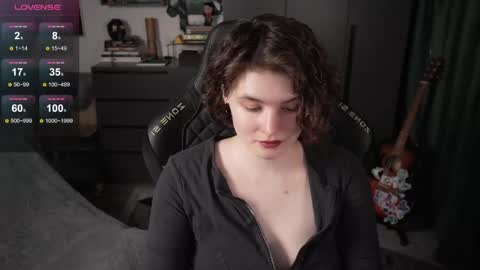 Helen Blossom online show from June 9, 1:22 pm