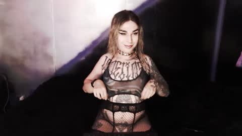 Nikki online show from February 12, 1:30 am