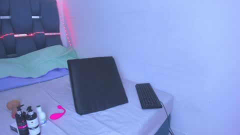 cyndycranforsquirt online show from June 16, 7:07 pm