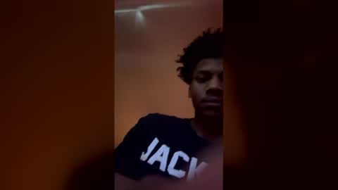 dadalongleg online show from April 6, 7:15 pm