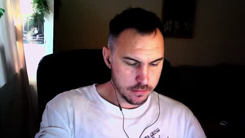 DadBodStephen online show from December 5, 7:54 am