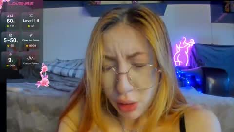 daddyslittleslutfox online show from December 19, 2:12 pm