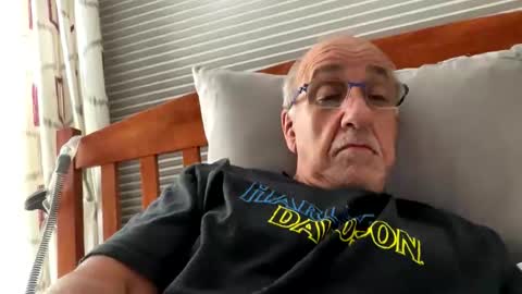 Snapshot of daddyweis chatting on October 16, 2:11 am daddyweis online show from October 16, 2:11 am