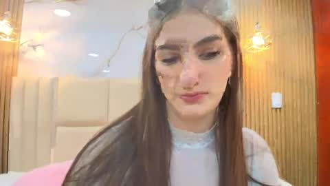 Dafne Castro online show from May 6, 8:59 pm