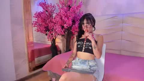 Dafne brown online show from January 17, 8:33 pm