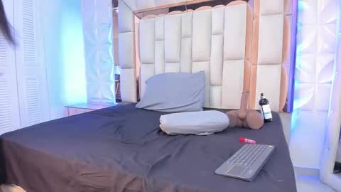 Dafnee online show from November 24, 2:05 pm