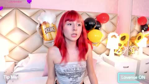 Snapshot of dafnne_hall chatting on October 3, 6:54 am Dafnne online show from October 3, 6:54 am