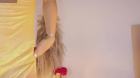 Dahiana online show from December 4, 2:00 am