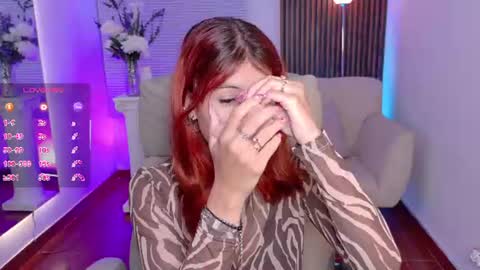 dahlia_grey online show from July 8, 12:19 pm