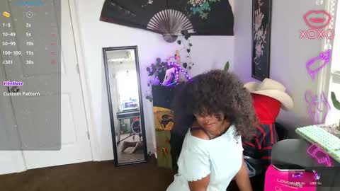 Dahlia online show from December 1, 7:01 pm