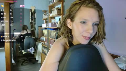daisy_lovely online show from November 11, 6:15 am