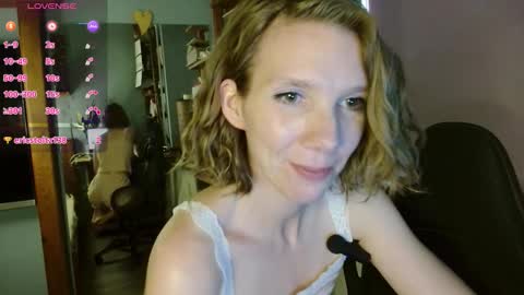 daisy_lovely online show from October 29, 4:58 am