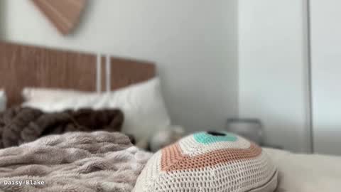 daisy blake  online show from November 19, 8:29 pm