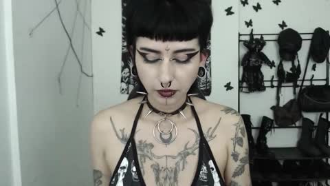 Snapshot of dakota_krall_ chatting on September 15, 4:36 am dakota online show from September 15, 4:36 am