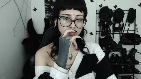 dakota online show from February 22, 2:48 am