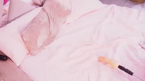 dakotaaroms online show from September 22, 1:42 am