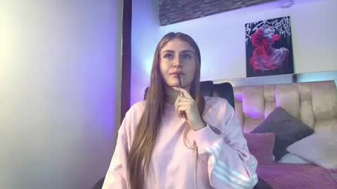 dakotarobbins_ online show from March 7, 8:44 pm