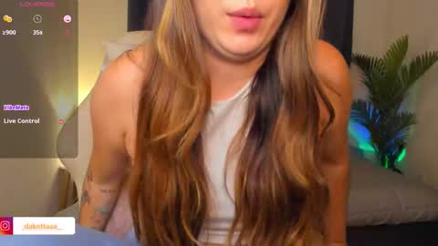 dakottaa__ online show from March 11, 1:08 am