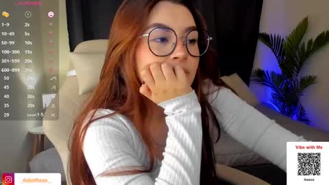 dakottaa__ online show from March 12, 11:12 pm