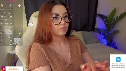 dakottaa__ online show from February 19, 11:04 pm