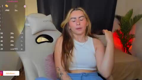 dakottaa__ online show from June 13, 12:21 am