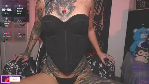 dalia_vorhees online show from November 28, 1:24 am