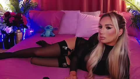 DalidaSelena online show from June 5, 4:23 pm